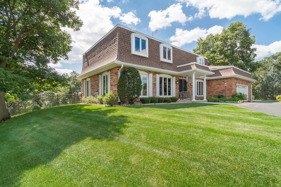 4916 Highwood Cir, Middleton, WI 53562 - photo 1