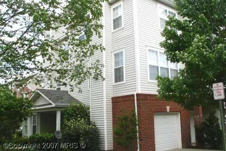 13068 Marcey Creek Rd, Herndon, VA 20171 - photo 1