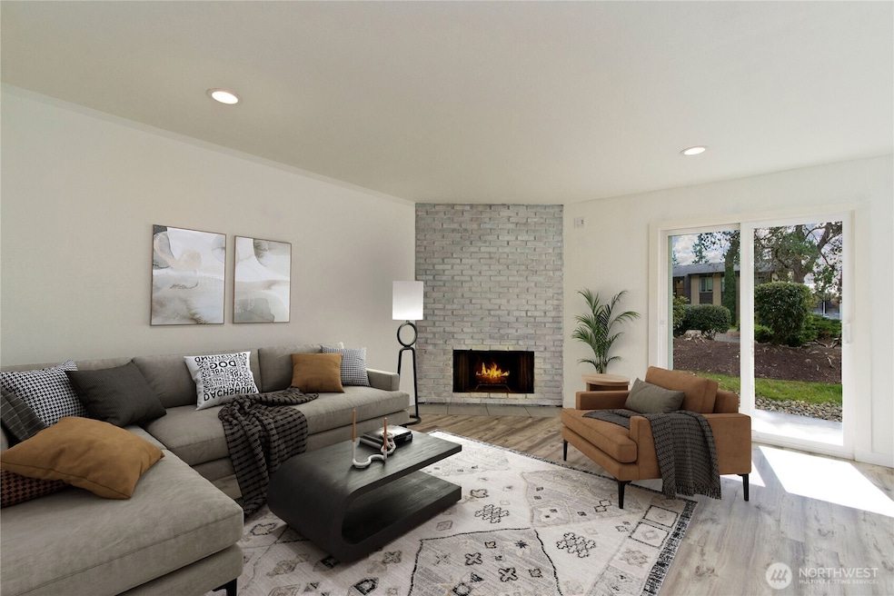 12515 NE 145th Place unit D127, Kirkland, WA 98034 - photo 1