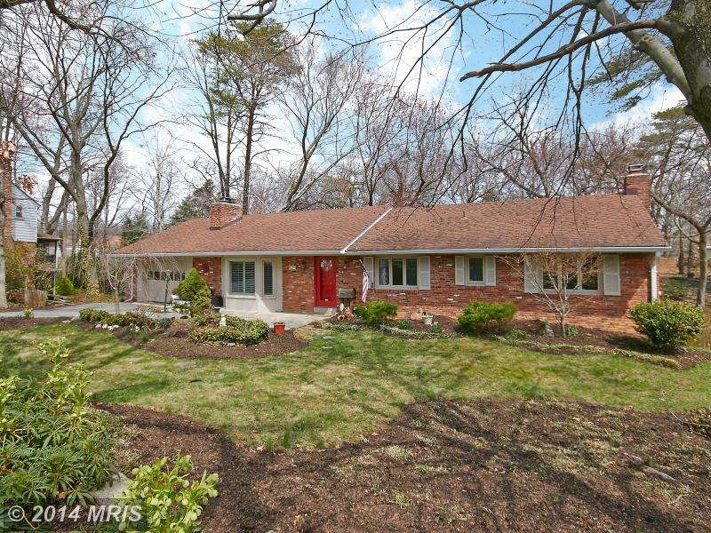 6134 Beachway Dr, Falls Church, VA 22041 - photo 1