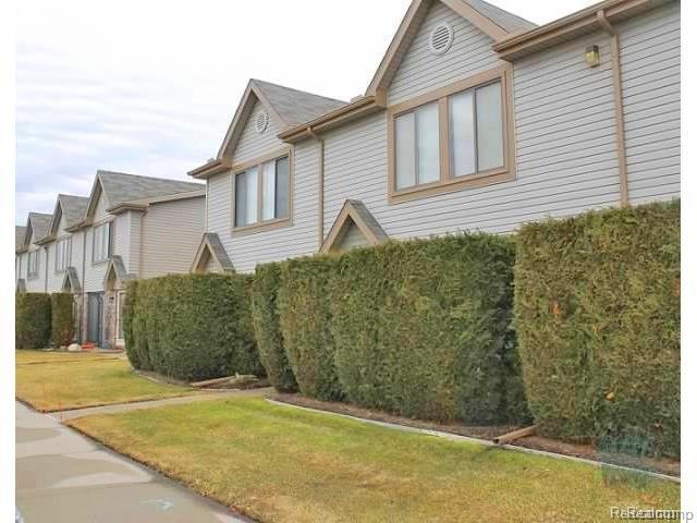 50458 Bay Run N, Chesterfield, MI 48047 - photo 1