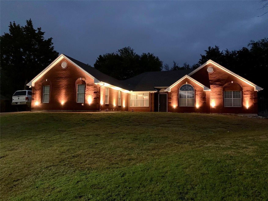 109 Thousand Oaks Cir, Weatherford, TX 76086 - photo 1