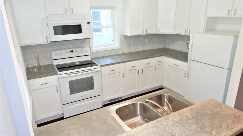 3627 Lowcroft Ave, Lansing, MI 48910 - photo 1