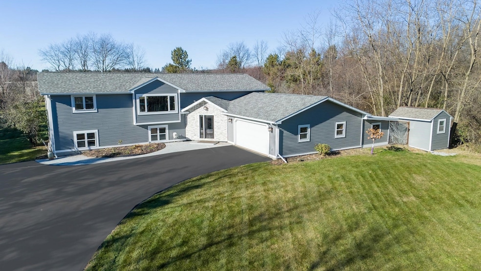 237734 N Troy St, Wausau, WI 54403 - photo 1