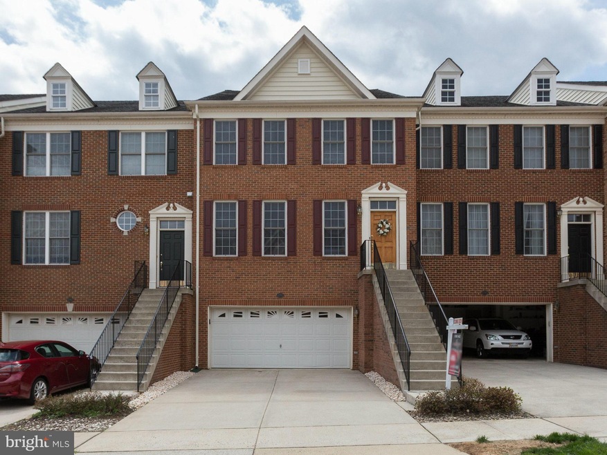 42915 Overly Square, Chantilly, VA 20152 - photo 1