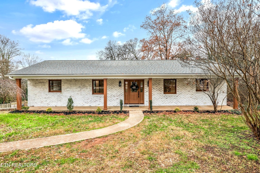 609 Coventry Rd, Knoxville, TN 37923 - photo 1