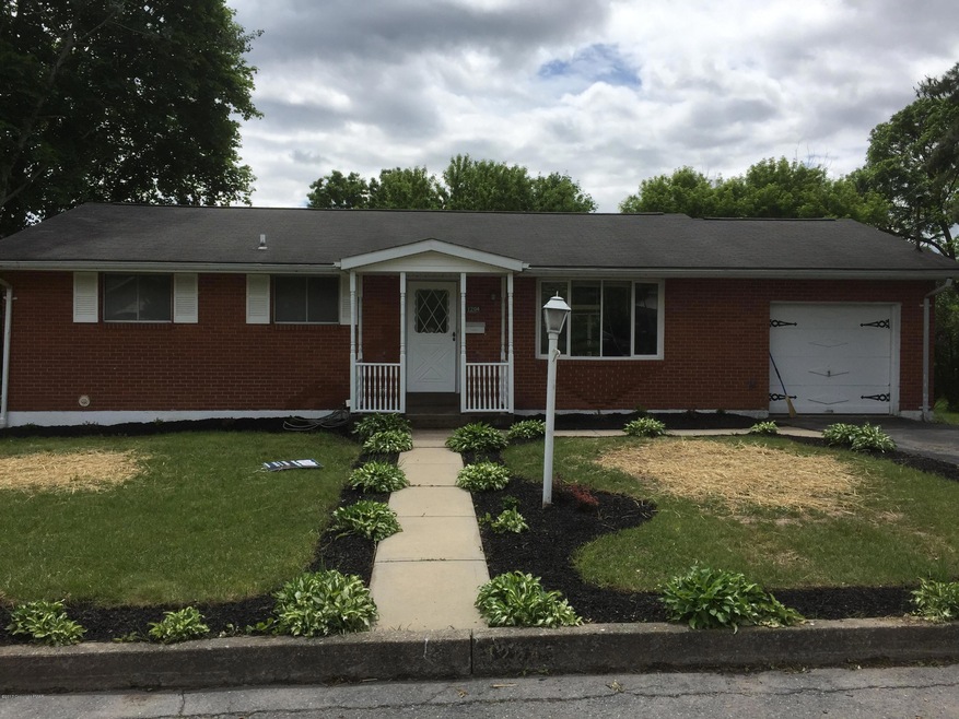 1204 Bayberry Rd, Pen Argyl, PA 18072 - photo 1