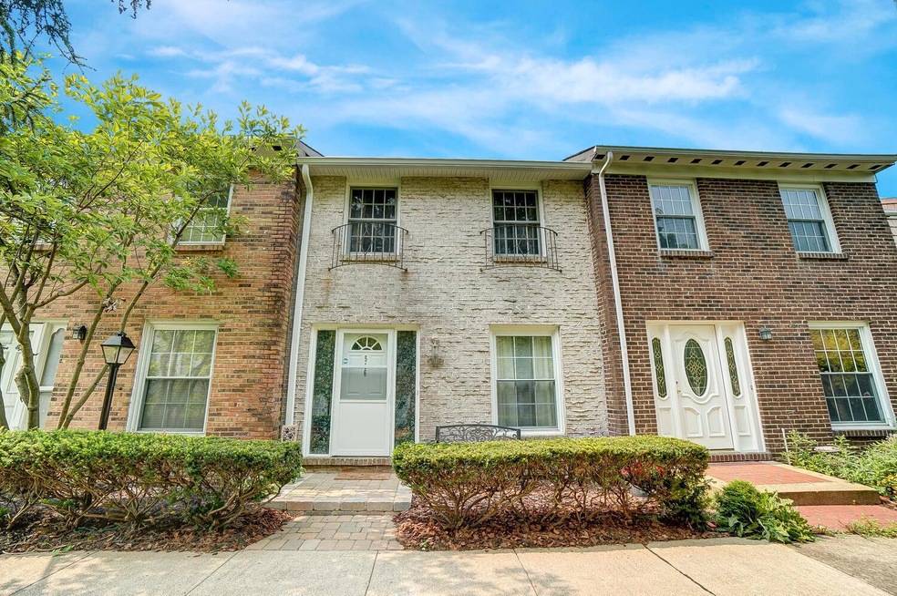 516 Pamlico St unit 9, Columbus, OH 43228 - photo 1