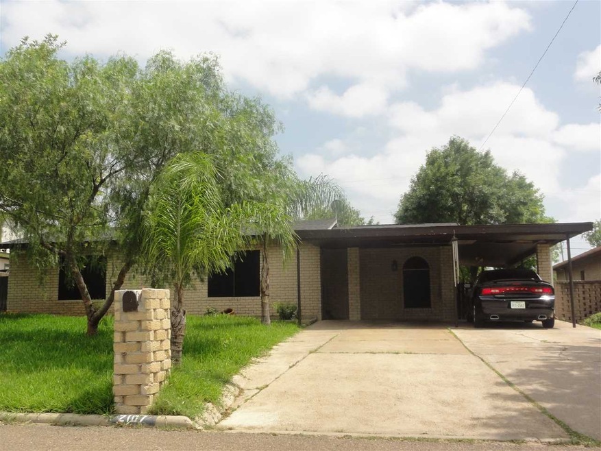 2107 E Montgomery St, Laredo, TX 78043 - photo 1