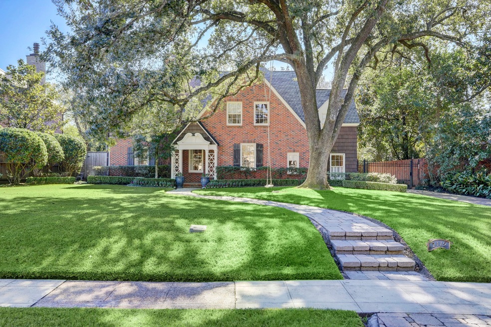 2119 Pine Valley Dr, Houston, TX 77019 - photo 1