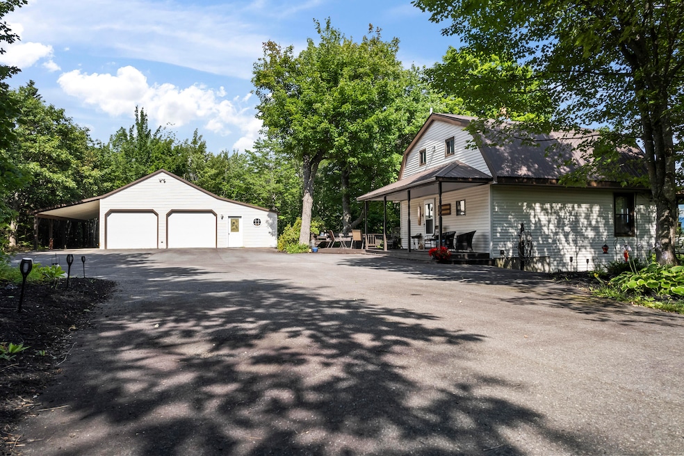 For Sale $429,900 • Co-Listing Agent