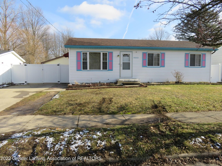 5313 Hughes Rd, Lansing, MI 48911 - photo 1