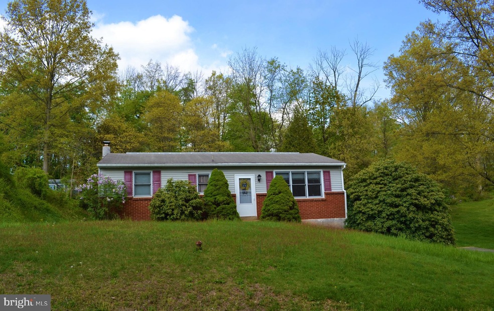 213 W Spring St, Bechtelsville, PA 19505 - photo 1