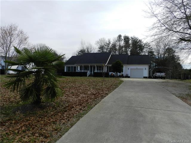 Large lot with great outdoor spaces for work and p