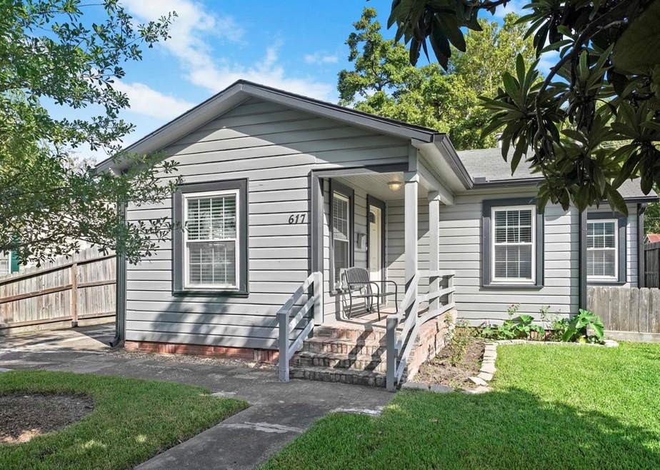617 E 26th St, Houston, TX 77008 - photo 1