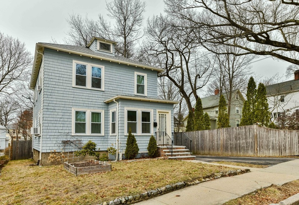 5 Varick Rd, West Roxbury, MA 02132 - photo 1