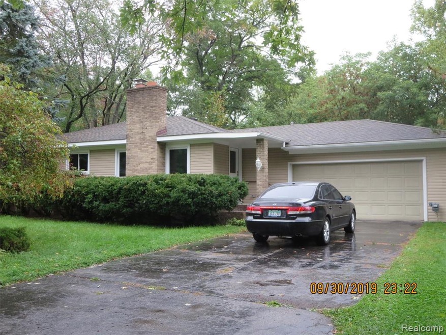 4319 Greendale Ave, West Bloomfield, MI 48323 - photo 1