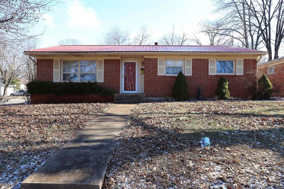 808 Taylor Ave, Farmington, MO 63640 - photo 1