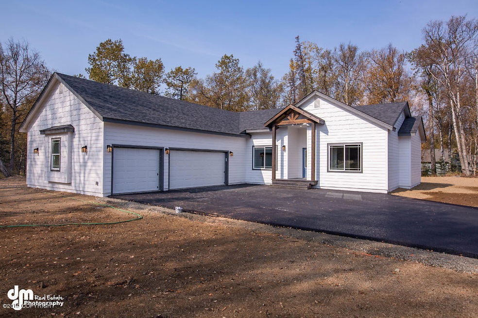 Exterior Front MS_91072-SMALL