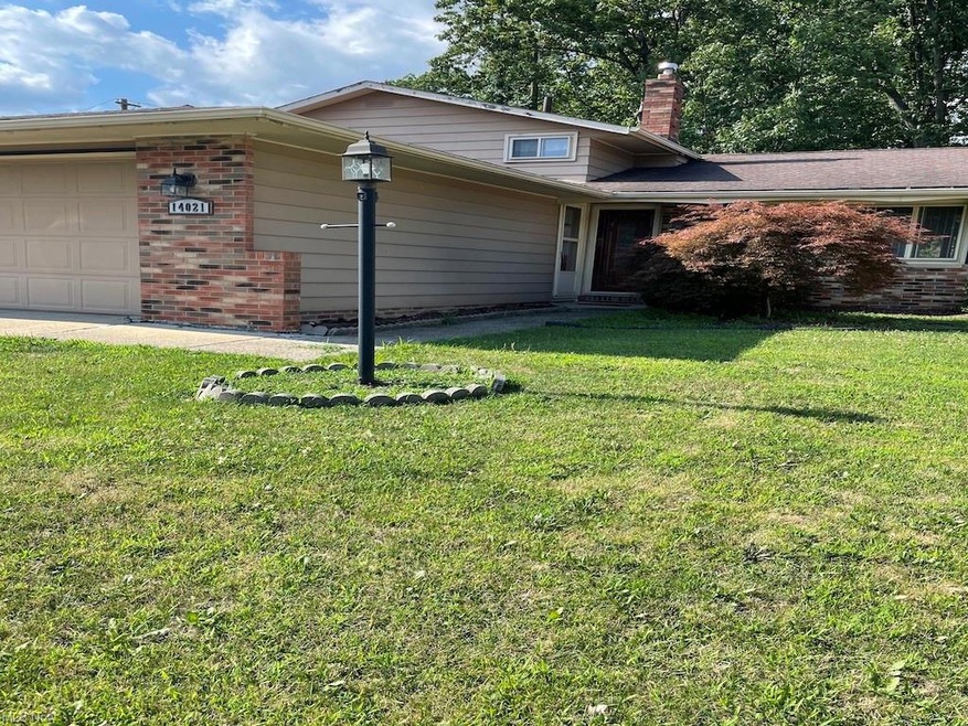 Welcome to this 3bedroom, 2 bath split