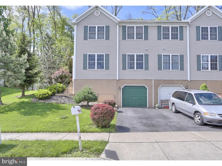 212 Bainbridge Cir, Reading, PA 19608 - photo 1