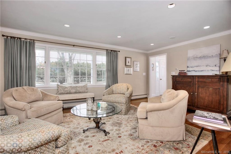 2 Trailing Rock Ln, Westport, CT 06880 - photo 1