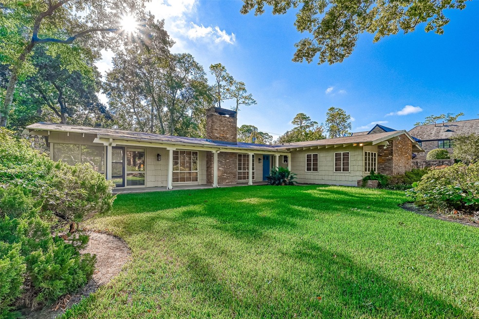 11 Stillforest St, Houston, TX 77024 - photo 1