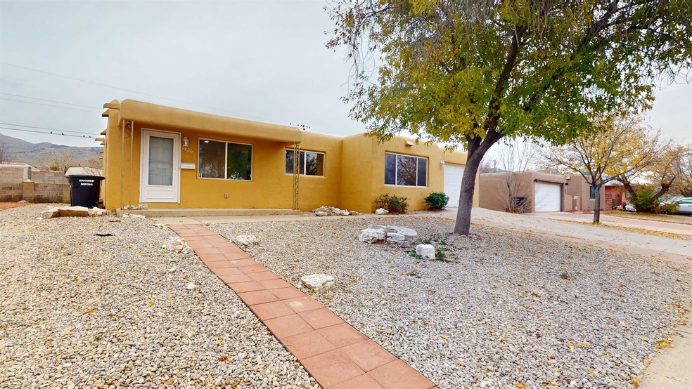 1836 Corte Del Ranchero, Alamogordo, NM 88310 - photo 1