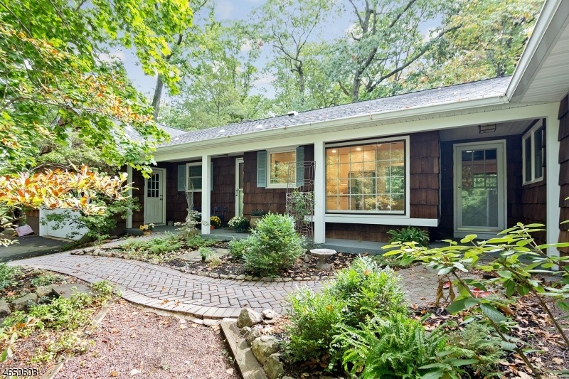 16 Walsh Way, Morris Plains, NJ 07950 - photo 1