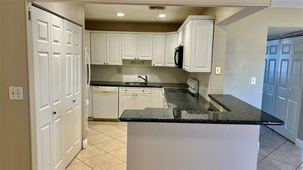 1874 SW 81st Ln unit 4, Davie, FL 33324 - photo 1