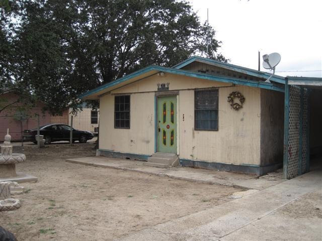 310 San Bernardino Dr, Alamo, TX 78516 - photo 1