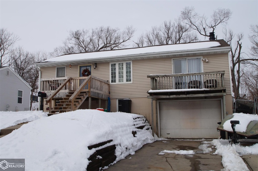 405 E 26th St S, Newton, IA 50208 - photo 1