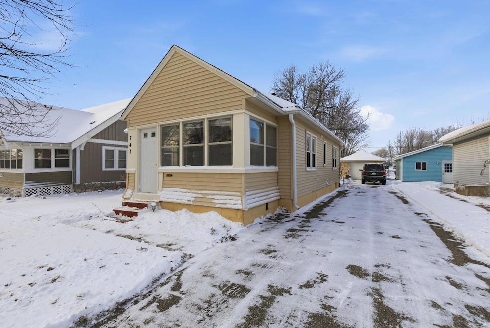 741 31st Ave N, Saint Cloud, MN 56303 - photo 1