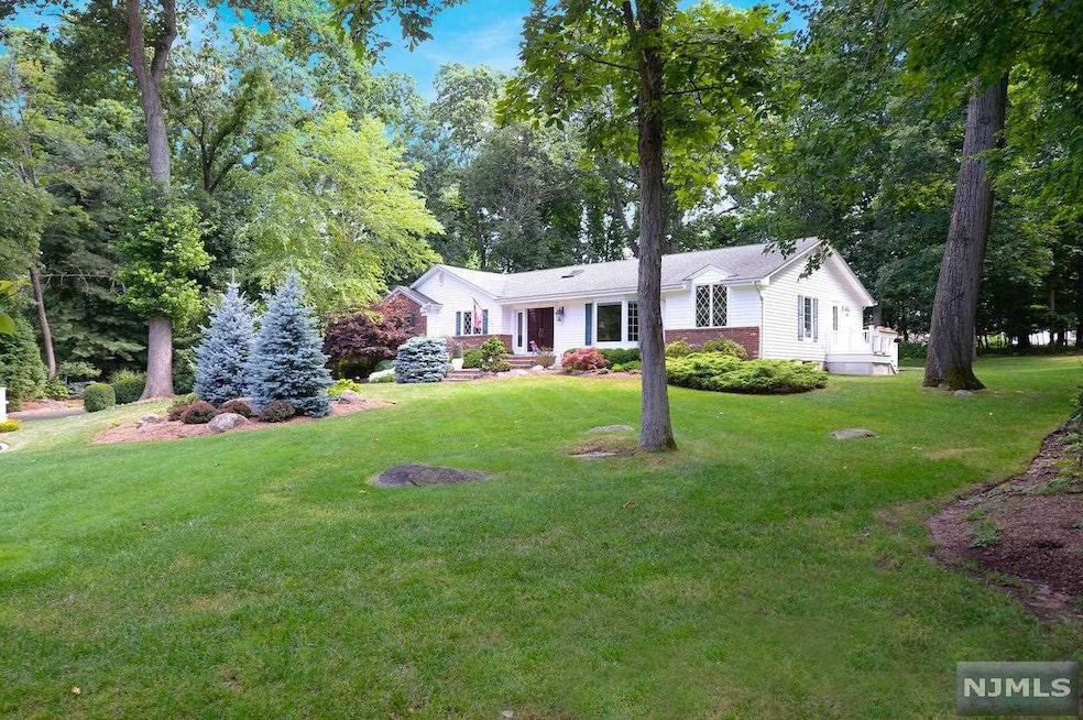 23 Thunderhead Place, Mahwah, NJ 07430 - photo 1