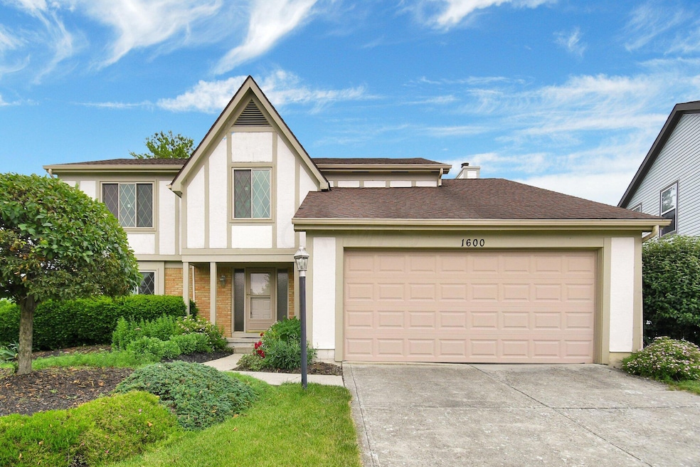 1-web-or-mls-1600-fallhaven-dr
