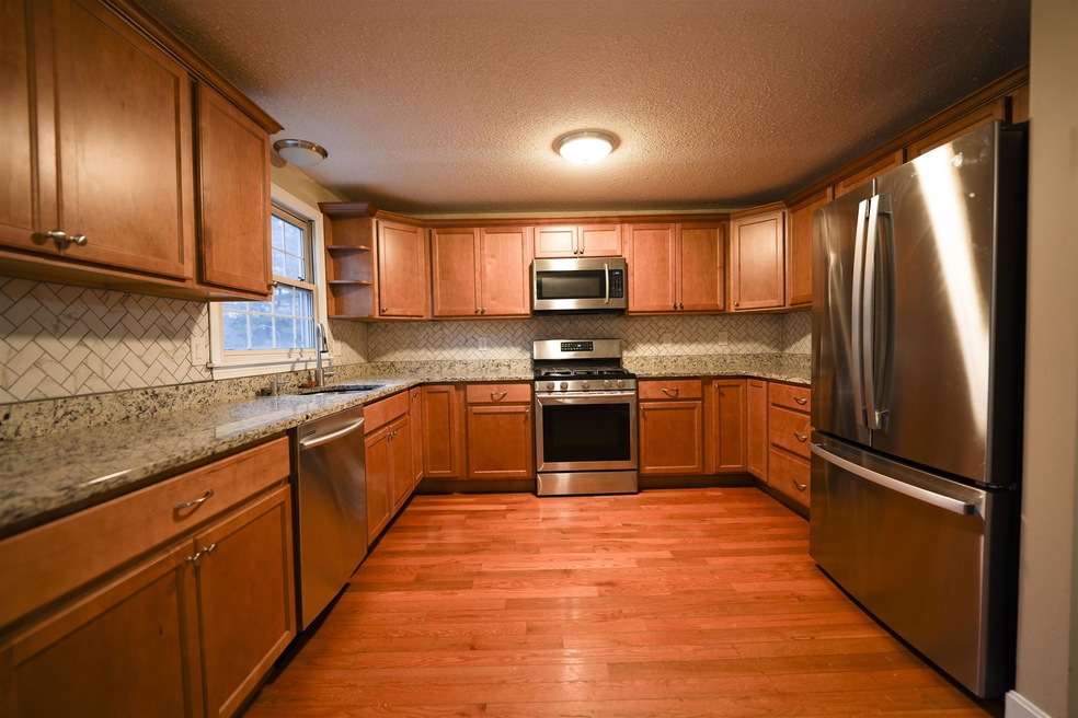 56 Lochmere Ln unit U398, Nashua, NH 03063 - photo 1