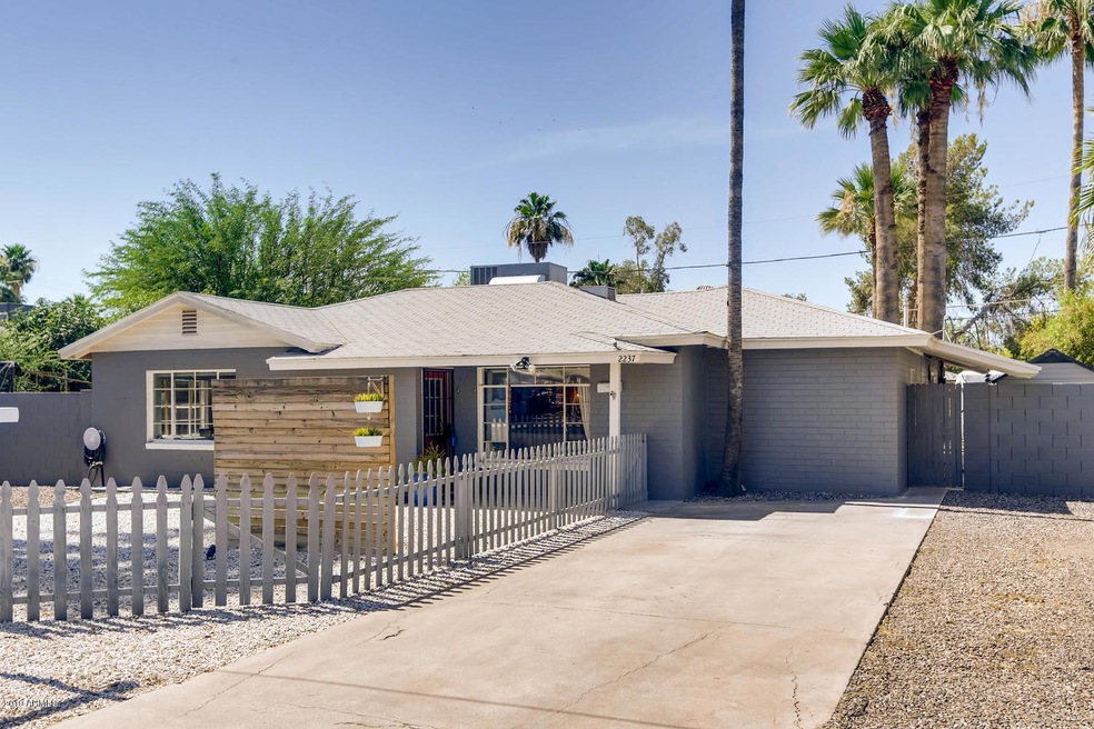2237 E Osborn Rd Phoenix AZ-large-001-00