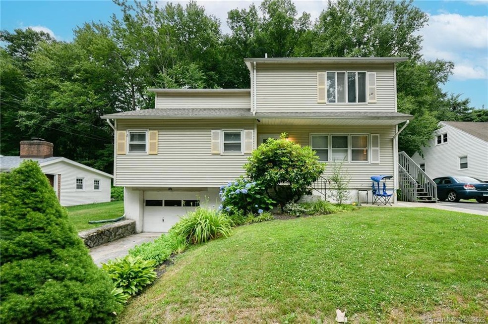 1344 Hamilton Ave, Waterbury, CT 06706 - photo 1