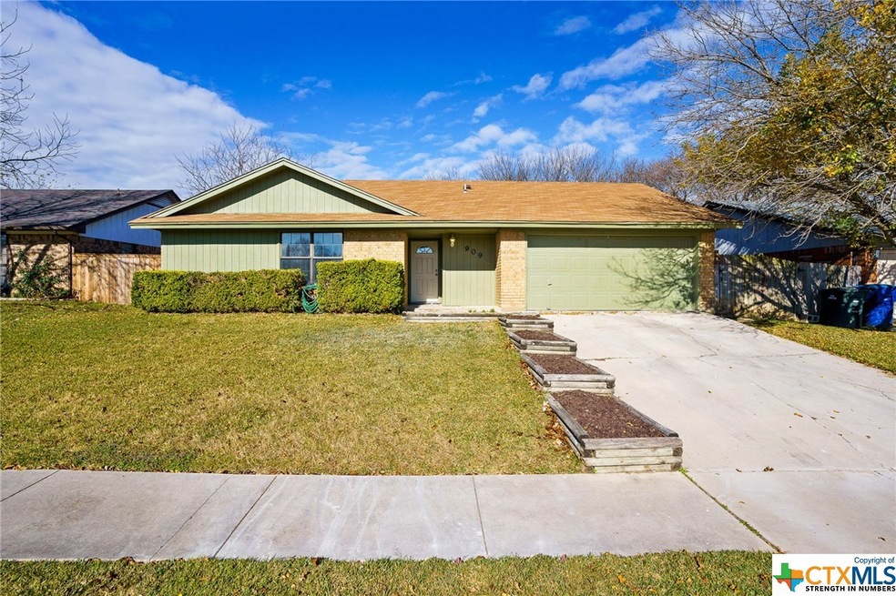 909 N 4th St, Copperas Cove, TX 76522 - photo 1