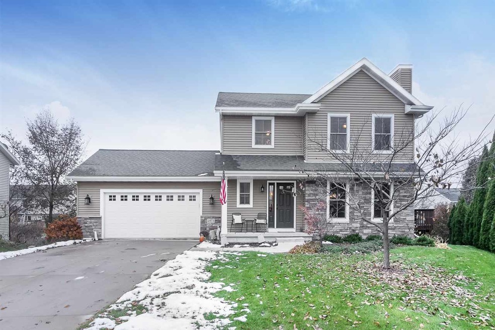 2873 Larkspur Ln, Fitchburg, WI 53711 - photo 1