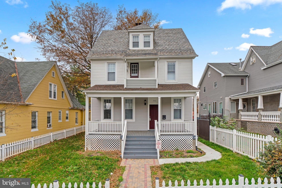 202 S Augusta Ave, Baltimore, MD 21229 - photo 1