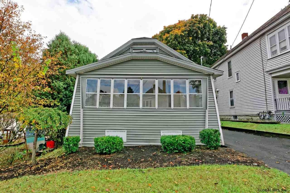 18 Halcyon St, Schenectady, NY 12302 - photo 1