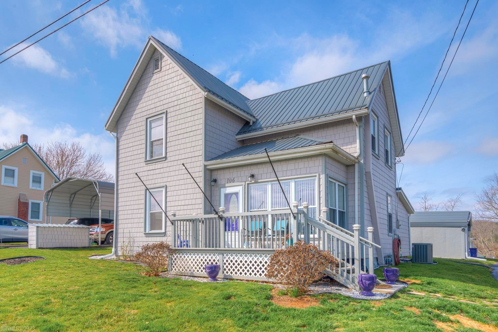 106 Bertha St, Pulaski, VA 24301 - photo 1