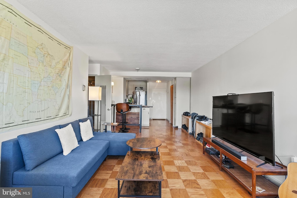 River Park unit N725, Washington, DC 20024 - photo 1