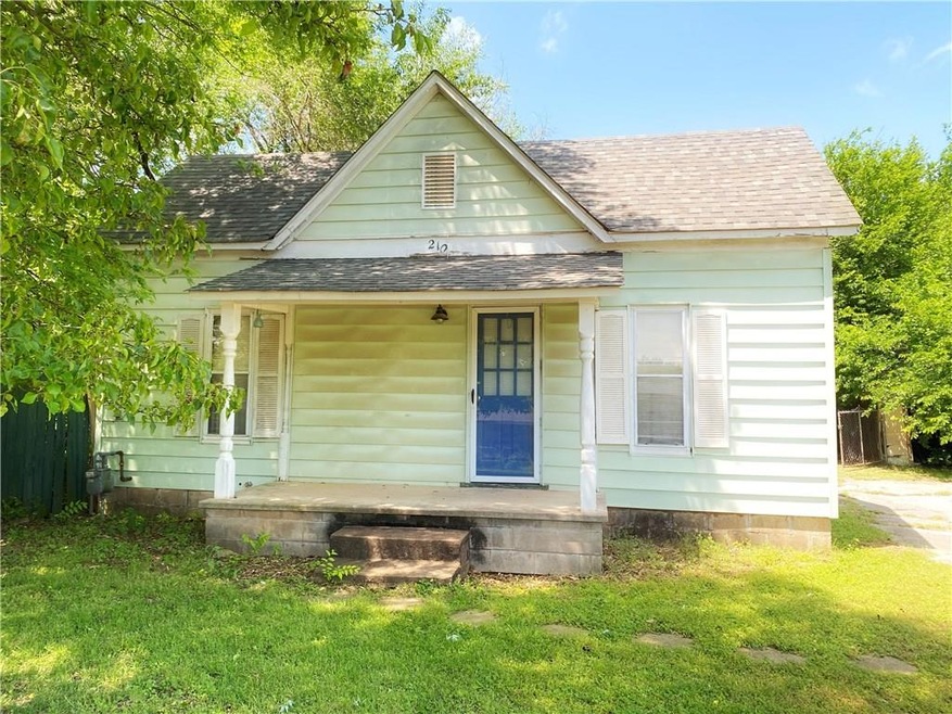 210 N CulverMeeker, OK 74855