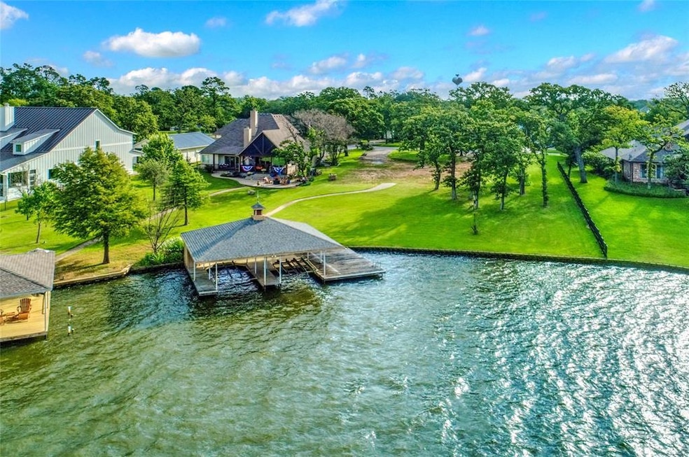 137 Blackfoot Trail, Gainesville, TX 76240 - photo 1