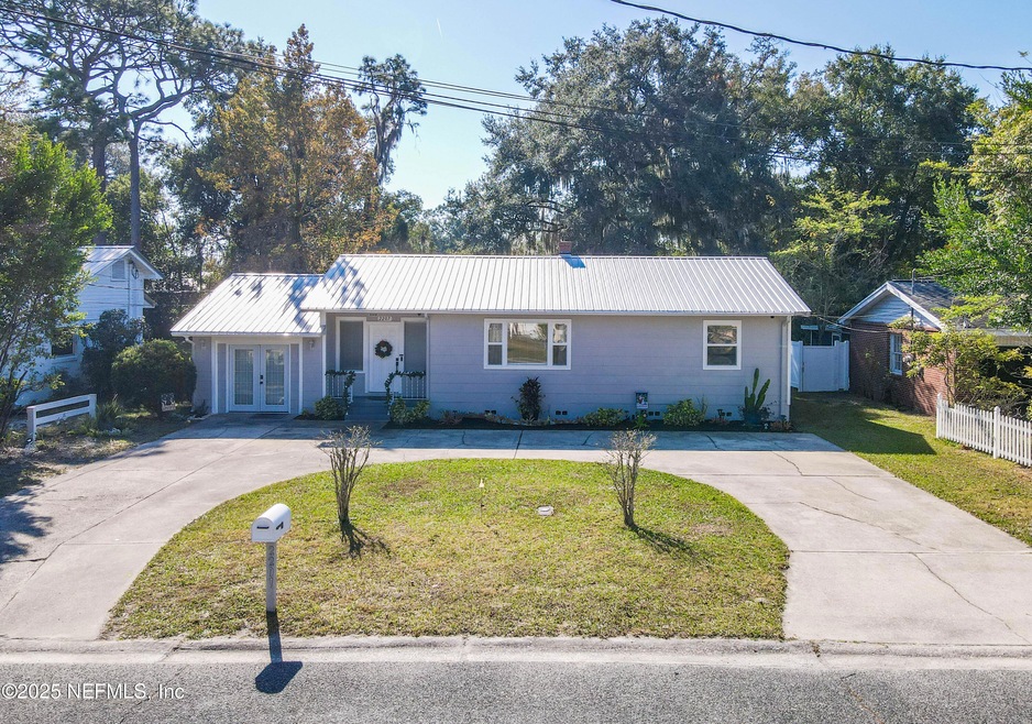 2207 Laurel St, Palatka, FL 32177 - photo 1