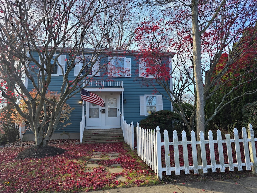 317 Brewster St, Bridgeport, CT 06605 - photo 1