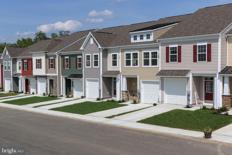 31 Melsonby Dr, Bunker Hill, WV 25413 - photo 1