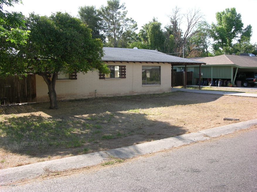 FRONT OF HOUSE